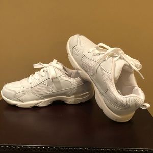 TOMS Women’s White Walking Shoes